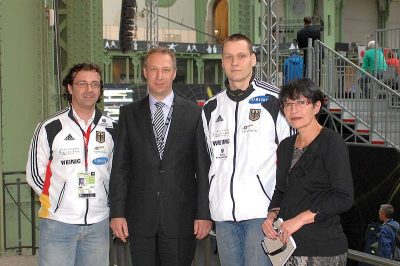 (v.l.) Bundestrainer Didier Ollagnon, Degenfechter Jörg Fiedler, Exekutive- Managerin Karin Strauch und Steffen Grollmisch von ARTOS